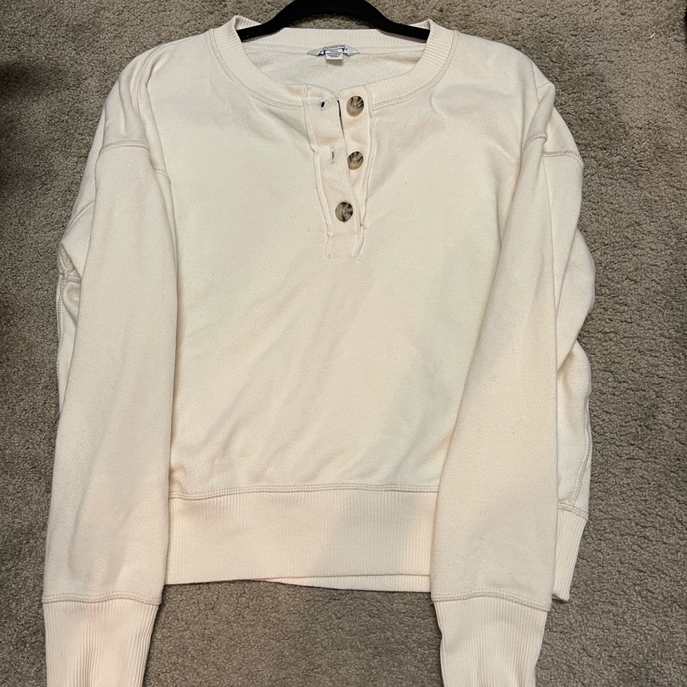 Light pullover sweater !